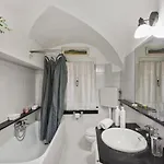 La Casa Dei Giusti By Wonderful Italy Apartament